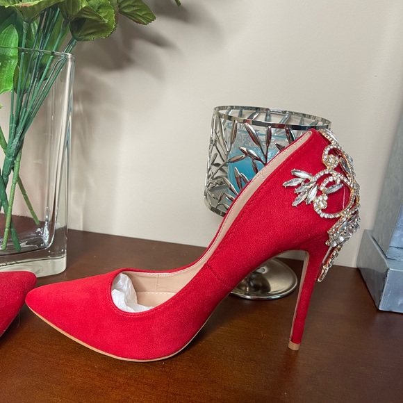 Never worn before - Picture 5 of 6